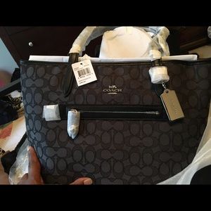 Authentic Coach Signature Tote with match Wristlet